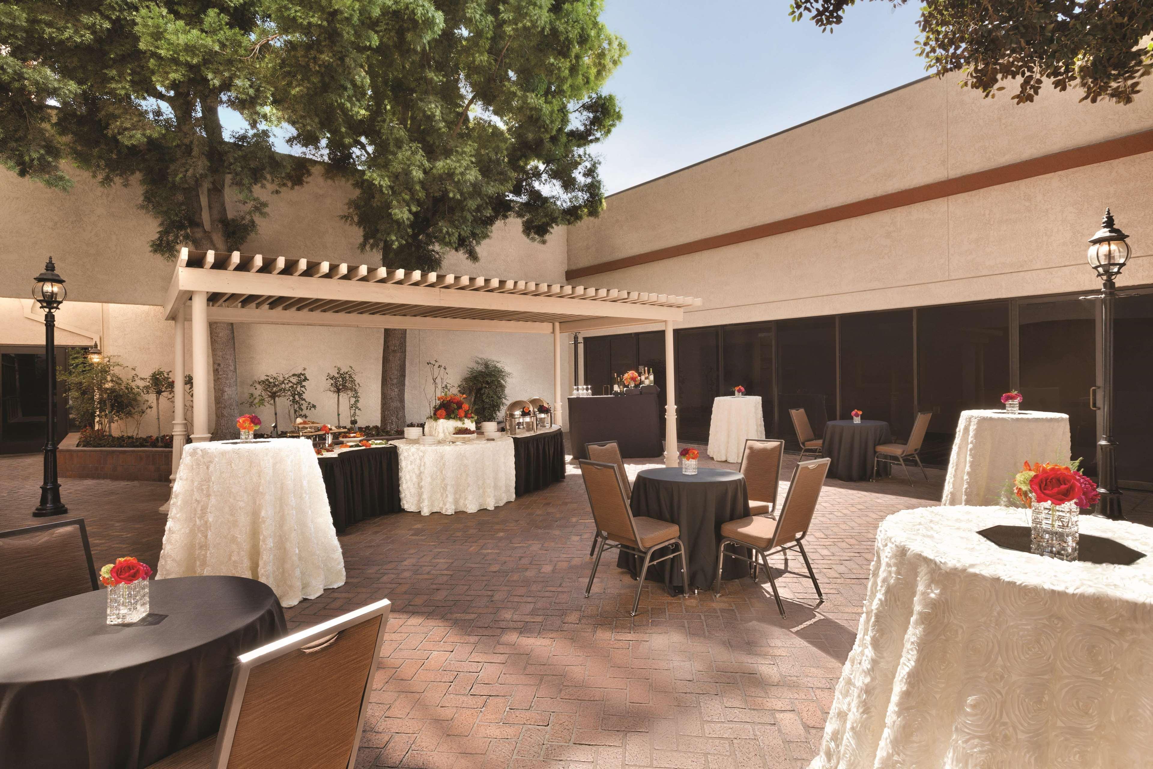 Hotel Doubletree By Hilton San Bernardino Exteriér fotografie