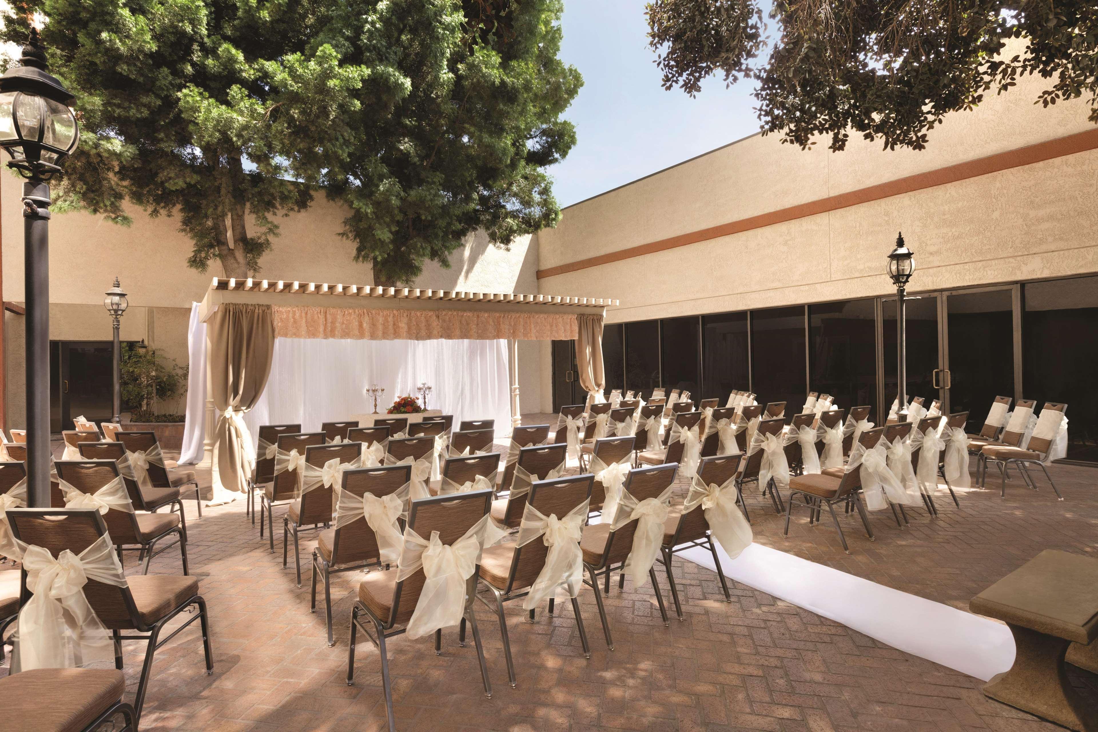 Hotel Doubletree By Hilton San Bernardino Exteriér fotografie