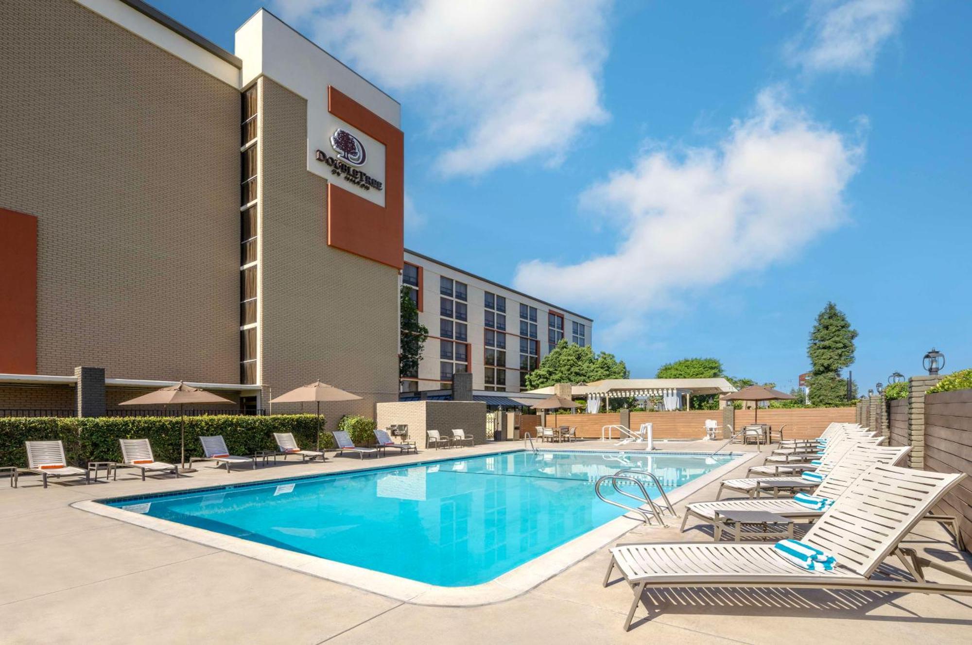 Hotel Doubletree By Hilton San Bernardino Exteriér fotografie