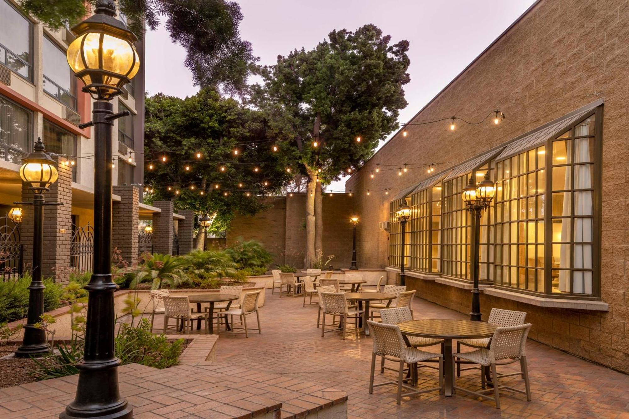 Hotel Doubletree By Hilton San Bernardino Exteriér fotografie
