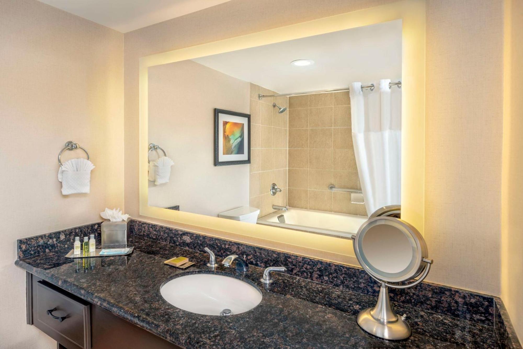 Hotel Doubletree By Hilton San Bernardino Exteriér fotografie