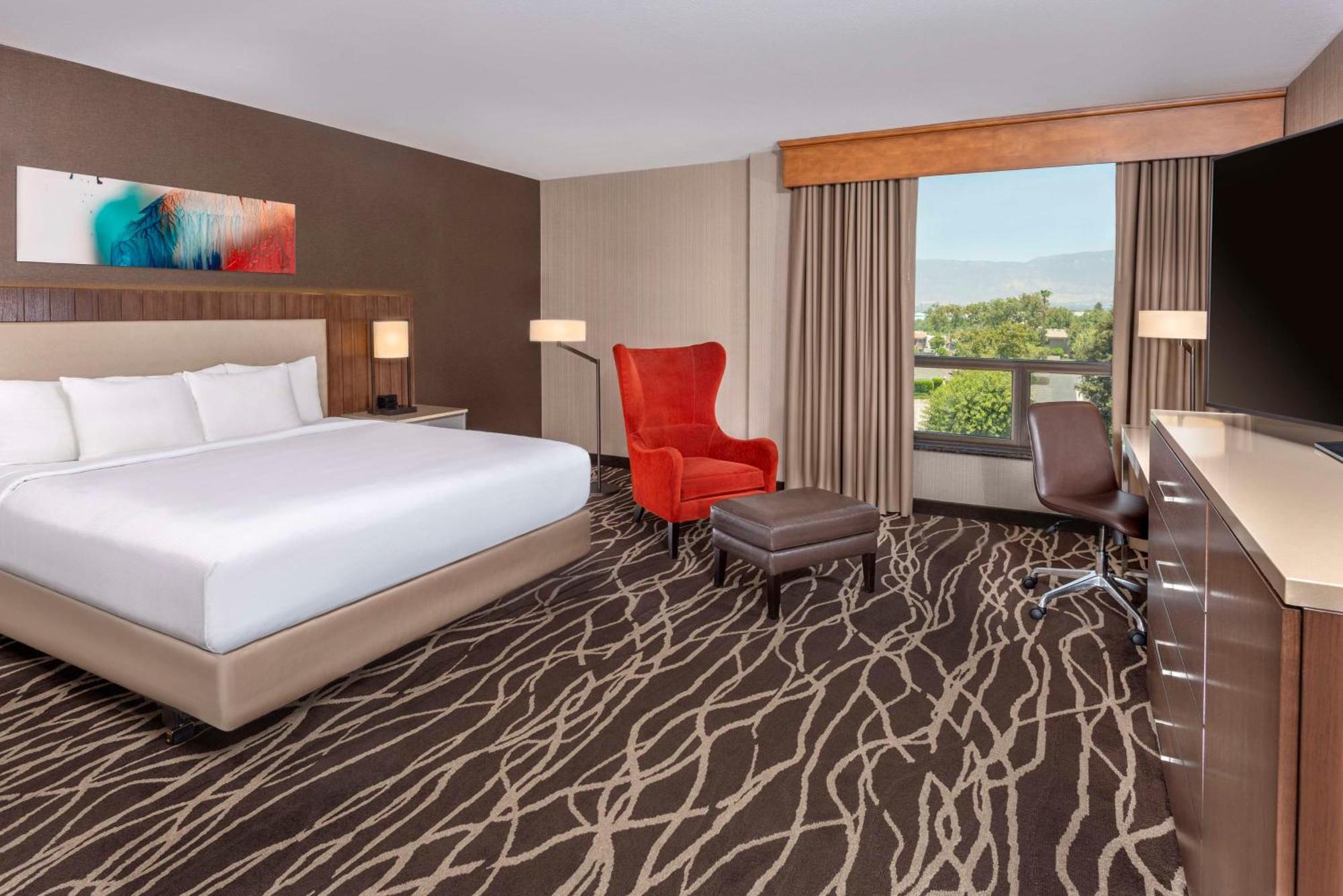 Hotel Doubletree By Hilton San Bernardino Exteriér fotografie