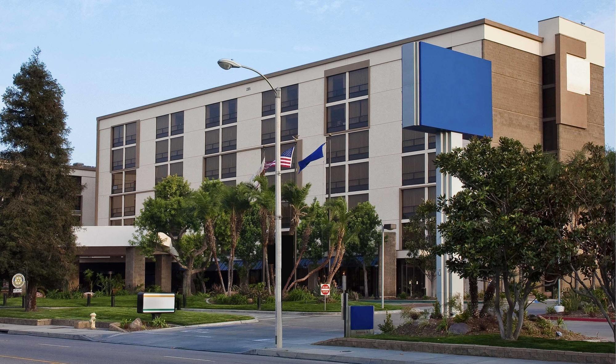 Hotel Doubletree By Hilton San Bernardino Exteriér fotografie